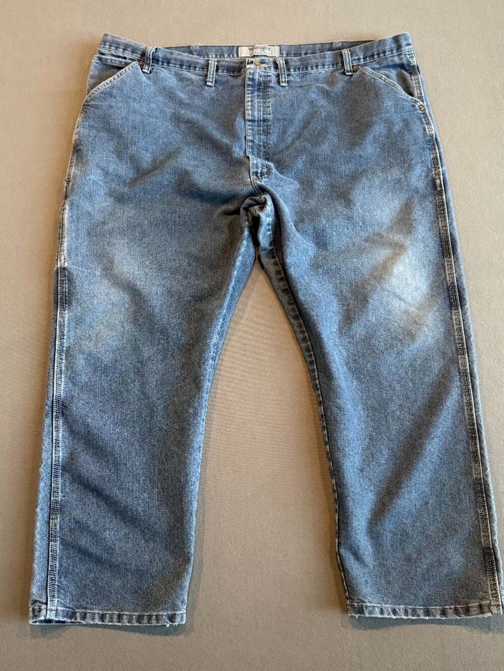 Wrangler Authentics Men's Jeans 48x30 Straight Leg Medium Wash Denim ZM400RS